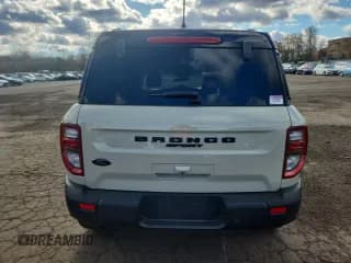 ✅ 2025 Ford Bronco Sport Big Bend • VIN: 3FMCR9BN8SRE45519 • Лот: 91016285. Опубликован ранее на Copart с пробегом 9 688 миль. Бесплатный доступ к архиву аукционных продаж из США и подробный отчёт об истории автомобиля на DreamBid. Изображение 6.