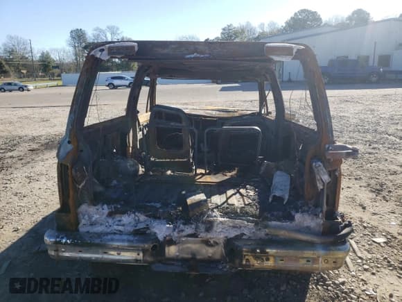 ✅ 1986 Ford Bronco • VIN: 1FMCU14TXGUD18203 • Lot: 47194155. Wystawiony na Copart z przebiegiem Nie podano. Bezpłatny archiwum sprzedaży aukcyjnych z USA i szczegółowy raport historii pojazdu na DreamBid. Zdjęcie 6.