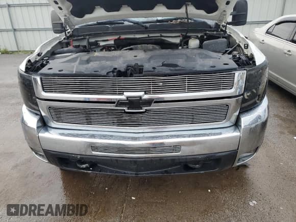 ✅ 2008 Chevrolet Silverado 2500HD 2LT • VIN: 1GCHC23K58F201338 • Лот: 63118575. Опубликован ранее на Copart с пробегом Не указан. Бесплатный доступ к архиву аукционных продаж из США и подробный отчёт об истории автомобиля на DreamBid. Изображение 11.