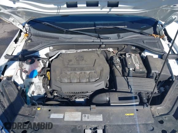 ✅ 2020 Volkswagen Passat S • VIN: 1VWAA7A32LC013299 • Lot: 43532788. Wystawiony na IAAI z przebiegiem 26 525 mil. Bezpłatny archiwum sprzedaży aukcyjnych z USA i szczegółowy raport historii pojazdu na DreamBid. Zdjęcie 10.