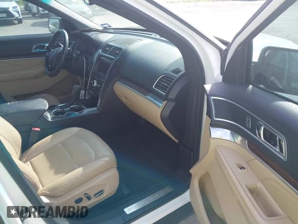 ✅ 2016 Ford Explorer Limited • VIN: 1FM5K7F8XGGC40370 • Lot: 43327356. Wystawiony na IAAI z przebiegiem 162 581 mil. Bezpłatny archiwum sprzedaży aukcyjnych z USA i szczegółowy raport historii pojazdu na DreamBid. Zdjęcie 5.