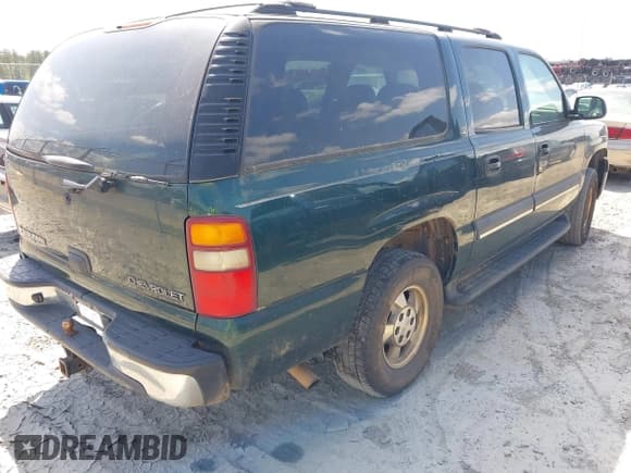 ✅ 2002 Chevrolet Suburban LS • VIN: 3GNEC16Z62G351865 • Lot: 42035541. Listed on IAAI with 234,846 mi. Free auction sales archive from the USA and detailed vehicle history report at DreamBid. Image 4.