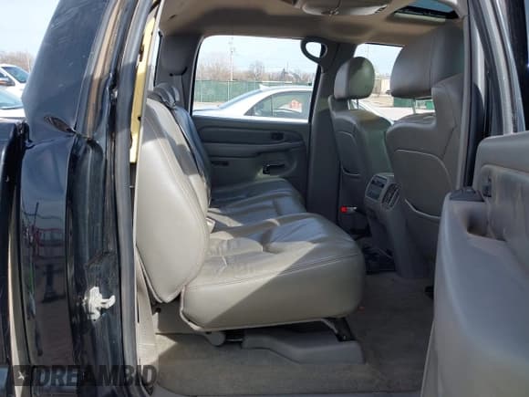 ✅ 2006 GMC Sierra Denali • VIN: 2GTEK63N361227321 • Lot: 41865305. Listed on IAAI with 211,367 mi. Free auction sales archive from the USA and detailed vehicle history report at DreamBid. Image 8.