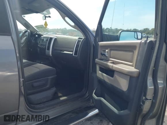 ✅ 2011 Ram 2500 Big Horn • VIN: 3D7TT2CT9BG598423 • Lot: 43841696. Listed on IAAI with 103,299 mi. Free auction sales archive from the USA and detailed vehicle history report at DreamBid. Image 5.