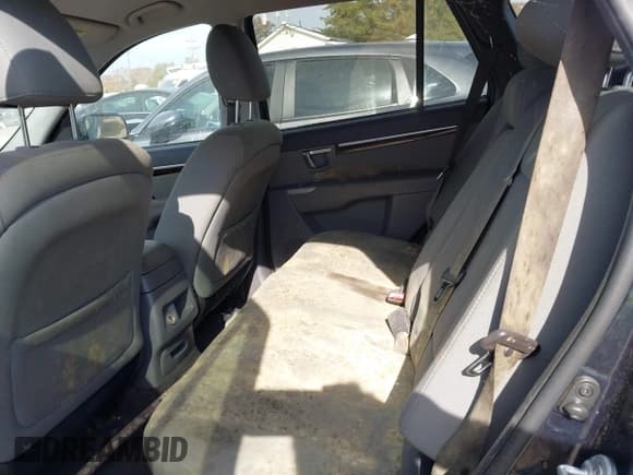 ✅ 2012 Hyundai Santa Fe GLS • VIN: 5XYZG3AB7CG150786 • Лот: 43701931. Опубликован ранее на IAAI с пробегом 174 665 миль. Бесплатный доступ к архиву аукционных продаж из США и подробный отчёт об истории автомобиля на DreamBid. Изображение 8.