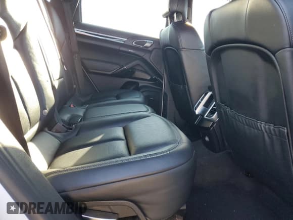 ✅ 2016 Porsche Cayenne • VIN: WP1AA2A24GLA05271 • Lot: 89577455. Wystawiony na Copart z przebiegiem 170 374 mil. Bezpłatny archiwum sprzedaży aukcyjnych z USA i szczegółowy raport historii pojazdu na DreamBid. Zdjęcie 11.