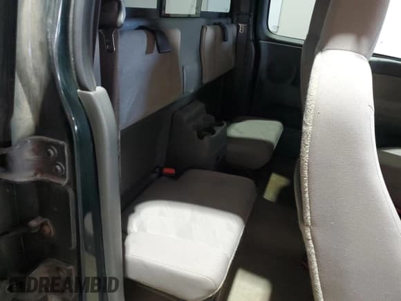 ✅ 2005 Chevrolet Colorado Z85 • VIN: 1GCDT198258156797 • Лот: 90436865. Опубликован ранее на Copart с пробегом 230 668 миль. Бесплатный доступ к архиву аукционных продаж из США и подробный отчёт об истории автомобиля на DreamBid. Изображение 10.