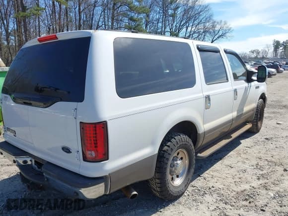 ✅ 2003 Ford Excursion Special Serv • VIN: 1FMNU40S13ED67690 • Лот: 41715602. Опубликован ранее на IAAI с пробегом 182 064 миль. Бесплатный доступ к архиву аукционных продаж из США и подробный отчёт об истории автомобиля на DreamBid. Изображение 4.