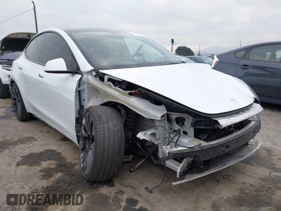 ✅ 2022 Tesla Model Y Performance • VIN: 7SAYGDEF7NF403813 • Lot: 41450646. Listed on IAAI with 76,546 mi. Free auction sales archive from the USA and detailed vehicle history report at DreamBid. Image 1.