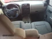 ✅ 2006 Chevrolet Colorado LS • VIN: 1GCCS198168246748 • Лот: 67848415. Опубликован ранее на Copart с пробегом 173 158 миль. Бесплатный доступ к архиву аукционных продаж из США и подробный отчёт об истории автомобиля на DreamBid. Изображение 8.