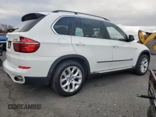 ✅ 2013 BMW X5 xDrive35i • VIN: 5UXZV4C51D0G52558 • Lot: 92454135. Wystawiony na Copart z przebiegiem 137 617 mil. Bezpłatny archiwum sprzedaży aukcyjnych z USA i szczegółowy raport historii pojazdu na DreamBid. Zdjęcie 3.