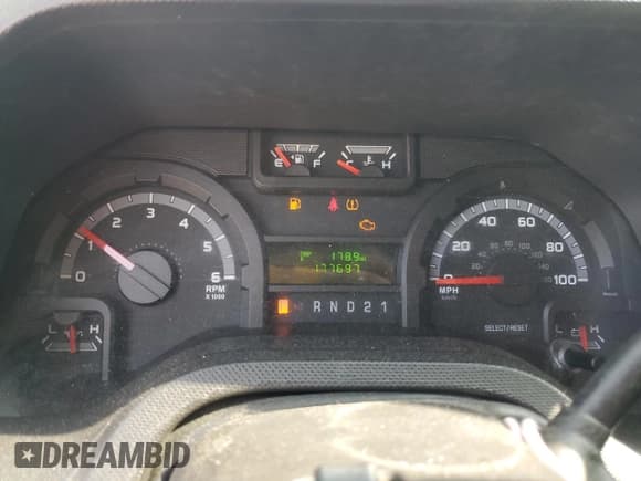 ✅ 2009 Ford Econoline Cargo • VIN: 1FTNS24W09DA17459 • Lot: 56044445. Wystawiony na Copart z przebiegiem 177 697 mil. Bezpłatny archiwum sprzedaży aukcyjnych z USA i szczegółowy raport historii pojazdu na DreamBid. Zdjęcie 9.