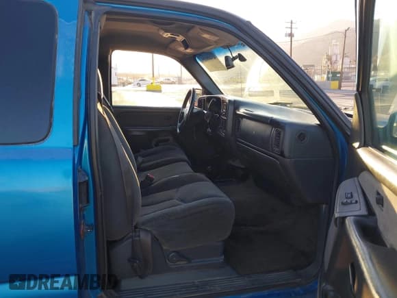 ✅ 2003 Chevrolet Silverado 1500 LS • VIN: 2GCEK19V131261358 • Лот: 43408694. Опубликован ранее на IAAI с пробегом 215 217 миль. Бесплатный доступ к архиву аукционных продаж из США и подробный отчёт об истории автомобиля на DreamBid. Изображение 5.