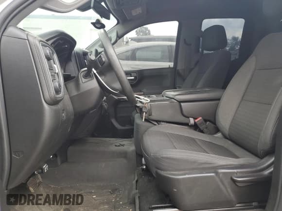 ✅ 2020 Chevrolet Silverado 1500 LT • VIN: 1GCRWCED1LZ155899 • Lot: 71661474. Wystawiony na Copart z przebiegiem 105 252 mil. Bezpłatny archiwum sprzedaży aukcyjnych z USA i szczegółowy raport historii pojazdu na DreamBid. Zdjęcie 7.