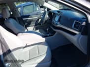 ✅ 2016 Toyota Highlander XLE • VIN: 5TDJKRFH3GS319268 • Lot: 43331180. Wystawiony na IAAI z przebiegiem 136 348 mil. Bezpłatny archiwum sprzedaży aukcyjnych z USA i szczegółowy raport historii pojazdu na DreamBid. Zdjęcie 5.