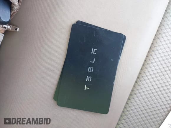 ✅ 2024 Tesla Model Y Long Range • VIN: 7SAYGDEE2RA325578 • Lot: 43287018. Wystawiony na IAAI z przebiegiem 6 864 mil. Bezpłatny archiwum sprzedaży aukcyjnych z USA i szczegółowy raport historii pojazdu na DreamBid. Zdjęcie 11.