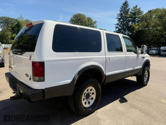 ✅ 2004 Ford Excursion Eddie Bauer • VIN: 1FMSU45P84EA55956 • Лот: 69704925. Опубликован ранее на Copart с пробегом 231 944 миль. Бесплатный доступ к архиву аукционных продаж из США и подробный отчёт об истории автомобиля на DreamBid. Изображение 4.