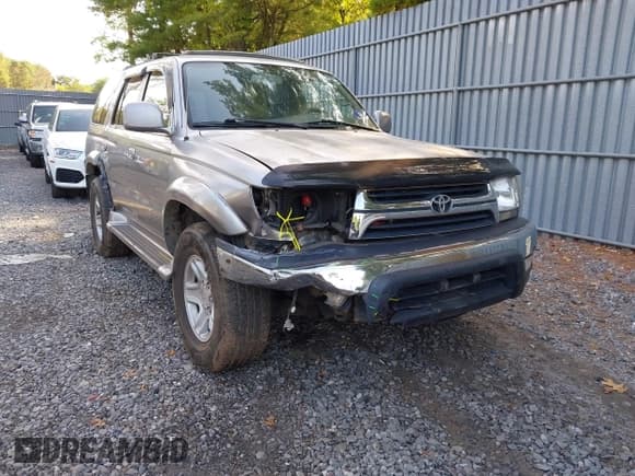 ✅ 2001 Toyota 4Runner SR5 • VIN: JT3HN86R210332343 • Lot: 43222534. Listed on IAAI with 120,253 mi. Free auction sales archive from the USA and detailed vehicle history report at DreamBid. Image 1.