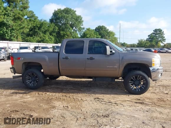 ✅ 2014 Chevrolet Silverado 2500HD LT • VIN: 1GC1KXC86EF125193 • Lot: 42725344. Listed on IAAI with 154,794 mi. Free auction sales archive from the USA and detailed vehicle history report at DreamBid. Image 13.