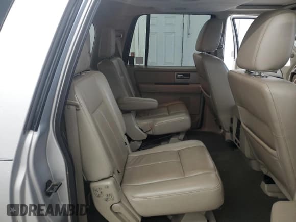 ✅ 2012 Ford Expedition Max Limited • VIN: 1FMJK2A56CEF63710 • Lot: 73042454. Wystawiony na Copart z przebiegiem 147 758 mil. Bezpłatny archiwum sprzedaży aukcyjnych z USA i szczegółowy raport historii pojazdu na DreamBid. Zdjęcie 11.