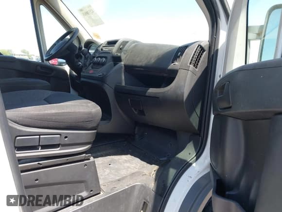 ✅ 2014 Ram ProMaster Cargo • VIN: 3C6TRVAG5EE110107 • Lot: 42538918. Wystawiony na IAAI z przebiegiem Nie podano. Bezpłatny archiwum sprzedaży aukcyjnych z USA i szczegółowy raport historii pojazdu na DreamBid. Zdjęcie 5.