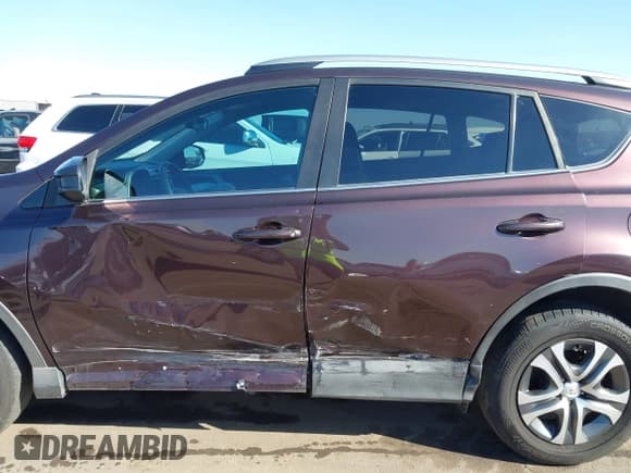 ✅ 2018 Toyota RAV4 LE • VIN: 2T3ZFREV2JW513326 • Lot: 43642263. Listed on IAAI with 72,790 mi. Free auction sales archive from the USA and detailed vehicle history report at DreamBid. Image 15.