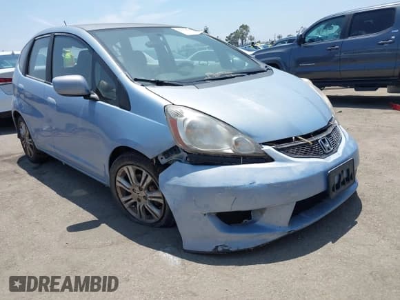 ✅ 2010 Honda Fit Sport • VIN: JHMGE8H43AC025706 • Lot: 42513631. Listed on IAAI with 130,430 mi. Free auction sales archive from the USA and detailed vehicle history report at DreamBid. Image 1.
