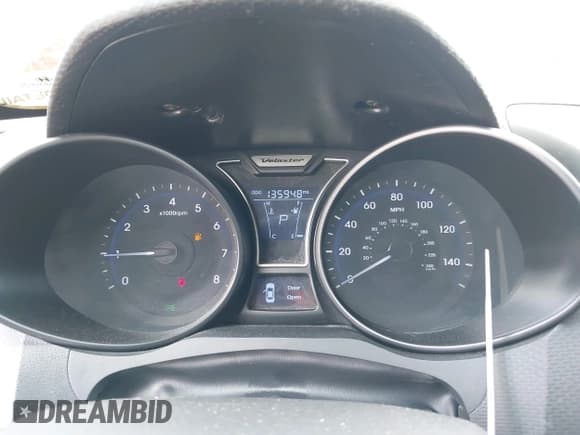 ✅ 2013 Hyundai Veloster Turbo • VIN: KMHTC6AE7DU119420 • Lot: 42676940. Wystawiony na IAAI z przebiegiem 135 948 mil. Bezpłatny archiwum sprzedaży aukcyjnych z USA i szczegółowy raport historii pojazdu na DreamBid. Zdjęcie 7.