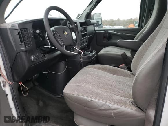 ✅ 2012 Chevrolet Express Passenger 1LT • VIN: 1GAZGYFG3C1118315 • Lot: 80870104. Wystawiony na Copart z przebiegiem 122 178 mil. Bezpłatny archiwum sprzedaży aukcyjnych z USA i szczegółowy raport historii pojazdu na DreamBid. Zdjęcie 7.