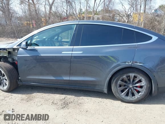 ✅ 2019 Tesla Model X P100D • VIN: 5YJXCBE49KF187384 • Lot: 41890085. Listed on IAAI with 92,914 mi. Free auction sales archive from the USA and detailed vehicle history report at DreamBid. Image 14.