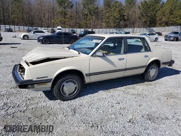 ✅ 1985 Chevrolet Celebrity • VIN: 1G1AW19R8F6308705 • Лот: 42148305. Опубликован ранее на Copart с пробегом 91 840 миль. Бесплатный доступ к архиву аукционных продаж из США и подробный отчёт об истории автомобиля на DreamBid. Изображение 1.