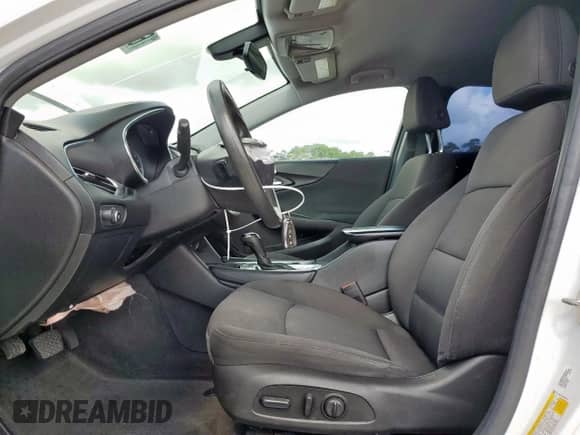 2018 Chevrolet Malibu LT z VIN 1G1ZD5ST7JF207279, wystawiony jako Copart lot #68253535 z przebiegiem 143 607 mil mil oraz Szkoda całkowita • Salvage title. Historia ofert i sprzedaży dostępna na DreamBid. Obrazek 7.