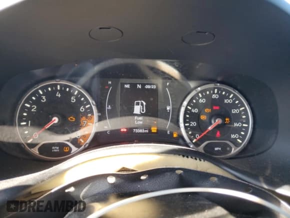 ✅ 2017 Jeep Renegade Latitude • VIN: ZACCJBBB7HPG36196 • Лот: 81741305. Опубликован ранее на Copart с пробегом 73 383 миль. Бесплатный доступ к архиву аукционных продаж из США и подробный отчёт об истории автомобиля на DreamBid. Изображение 9.