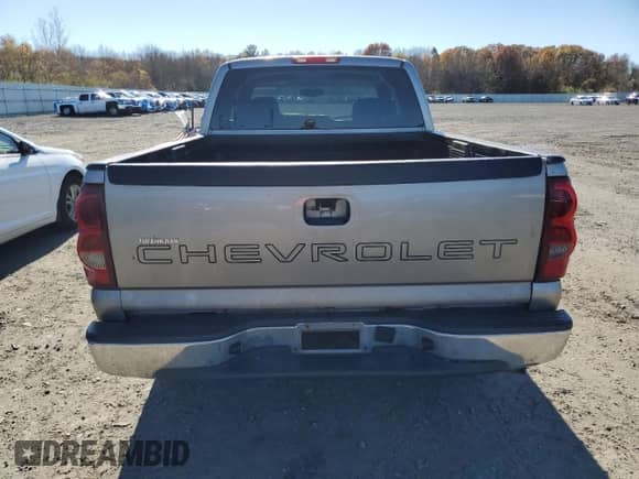 2003 Chevrolet Silverado 1500 Work Truck z VIN 2GCEC19X431393089, wystawiony jako Copart lot #91223905 z przebiegiem 242 081 mil mil oraz Czysty tytuł • Clean title. Historia ofert i sprzedaży dostępna na DreamBid. Obrazek 6.