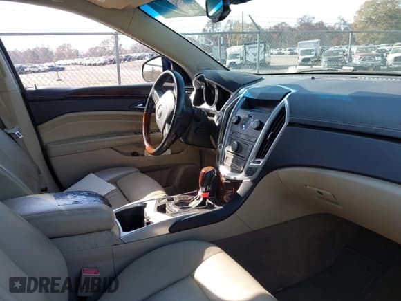 ✅ 2010 Cadillac SRX Luxury Collection • VIN: 3GYFNAEY4AS590580 • Lot: 43767062. Wystawiony na IAAI z przebiegiem 119 847 mil. Bezpłatny archiwum sprzedaży aukcyjnych z USA i szczegółowy raport historii pojazdu na DreamBid. Zdjęcie 5.