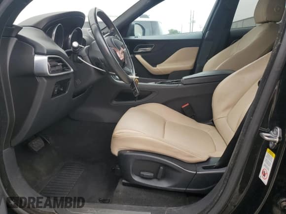 ✅ 2017 Jaguar F-Pace 35t Premium • VIN: SADCJ2BV3HA058080 • Лот: 90217965. Опубликован ранее на Copart с пробегом Не указан. Бесплатный доступ к архиву аукционных продаж из США и подробный отчёт об истории автомобиля на DreamBid. Изображение 7.