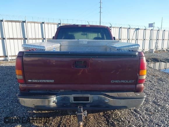 ✅ 2000 Chevrolet Silverado 1500 LS • VIN: 1GCEK19T5YE114187 • Лот: 43485299. Опубликован ранее на IAAI с пробегом 368 666 миль. Бесплатный доступ к архиву аукционных продаж из США и подробный отчёт об истории автомобиля на DreamBid. Изображение 17.