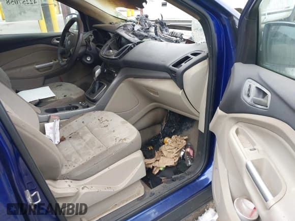 ✅ 2013 Ford Escape SE • VIN: 1FMCU9G90DUD10802 • Lot: 42257058. Listed on IAAI with Not provided. Free auction sales archive from the USA and detailed vehicle history report at DreamBid. Image 5.