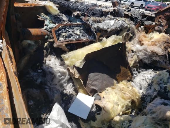 ✅ 2024 GMC Sierra 3500HD Denali • VIN: 1GT49WEY9RF233944 • Lot: 61804895. Listed on Copart with Not provided. Free auction sales archive from the USA and detailed vehicle history report at DreamBid. Image 8.