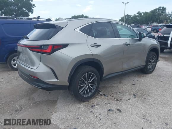 ✅ 2024 Lexus NX 350h • VIN: 2T2AKCEZ7RC023491 • Lot: 42793602. Wystawiony na IAAI z przebiegiem 13 537 mil. Bezpłatny archiwum sprzedaży aukcyjnych z USA i szczegółowy raport historii pojazdu na DreamBid. Zdjęcie 4.