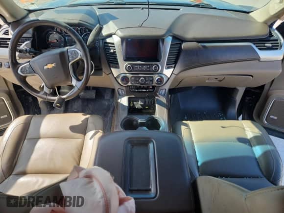 2019 Chevrolet Suburban LT z VIN 1GNSCHKCXKR161435, wystawiony jako Copart lot #90894635 z przebiegiem 189 459 mil mil oraz Czysty tytuł • Clean title. Historia ofert i sprzedaży dostępna na DreamBid. Obrazek 8.