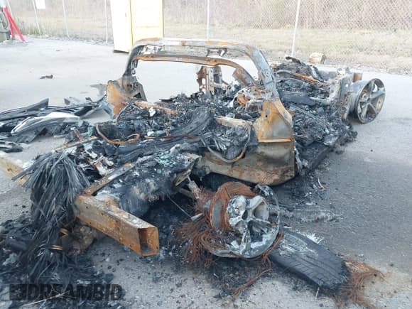 ✅ 2011 Chevrolet Corvette Z16 Grand Sport 3LT • VIN: 1G1YW2DW9B5105548 • Lot: 41741334. Listed on IAAI with Not provided. Free auction sales archive from the USA and detailed vehicle history report at DreamBid. Image 4.