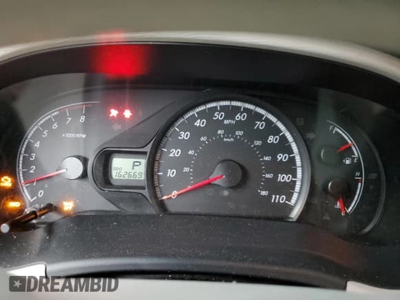 ✅ 2014 Toyota Sienna LE • VIN: 5TDJK3DC2ES080491 • Lot: 60749925. Listed on Copart with 162,669 mi. Free auction sales archive from the USA and detailed vehicle history report at DreamBid. Image 9.