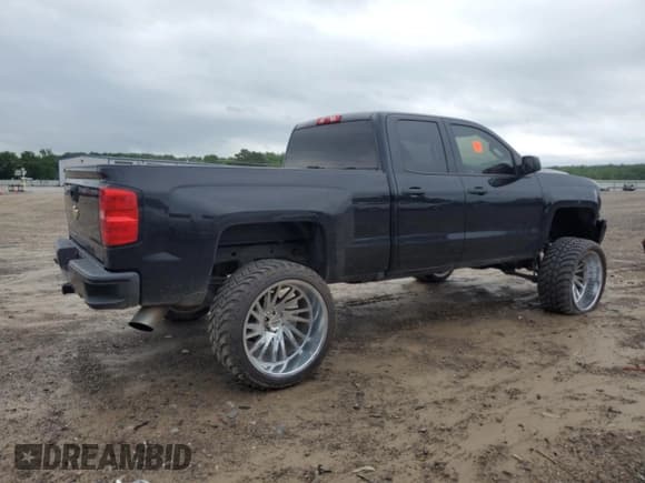 ✅ 2018 Chevrolet Silverado 1500 Custom • VIN: 1GCVKPEH8JZ368284 • Лот: 57070805. Опубликован ранее на Copart с пробегом 151 593 миль. Бесплатный доступ к архиву аукционных продаж из США и подробный отчёт об истории автомобиля на DreamBid. Изображение 3.