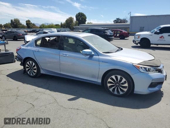 ✅ 2017 Honda Accord EX-L • VIN: JHMCR6F51HC008982 • Lot: 69770485. Listed on Copart with 116,345 mi. Free auction sales archive from the USA and detailed vehicle history report at DreamBid. Image 4.