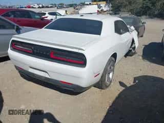 2016 Dodge Challenger SXT Plus z VIN 2C3CDZAG9GH143069, wystawiony jako IAAI lot #43344802 z przebiegiem 108 147 mil mil oraz . Historia ofert i sprzedaży dostępna na DreamBid. Obrazek 4.