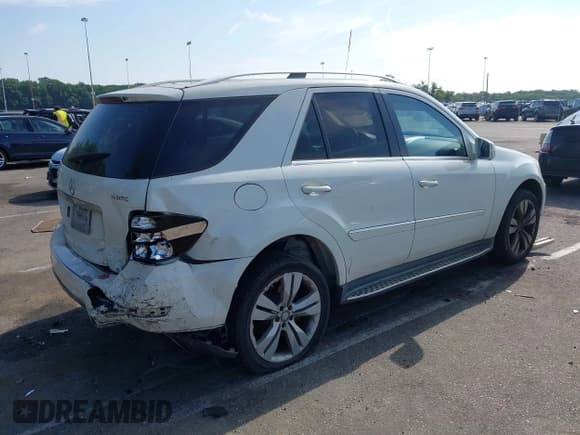 ✅ 2011 Mercedes-Benz M 350 • VIN: 4JGBB8GB3BA755399 • Lot: 42972973. Listed on IAAI with 209,536 mi. Free auction sales archive from the USA and detailed vehicle history report at DreamBid. Image 4.