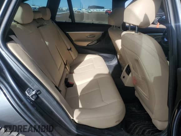 2018 BMW 3 Series 328d xDrive с VIN WBA8J1C56JA379432, выставлен на аукционе Copart как лот 42203075 с пробегом 137 473 миль миль и Списание • Salvage title. История ставок и продаж доступна на DreamBid. Изображение 10.