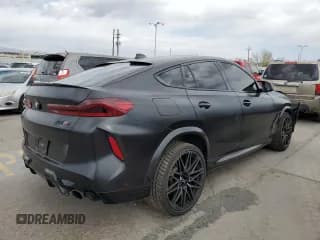 ✅ 2021 BMW X6 M • VIN: 5YMCY0C08M9G52829 • Lot: 48420243. Wystawiony na Copart z przebiegiem 19 916 mil. Bezpłatny archiwum sprzedaży aukcyjnych z USA i szczegółowy raport historii pojazdu na DreamBid. Zdjęcie 3.