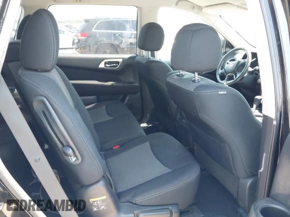 ✅ 2017 Nissan Pathfinder SL • VIN: 5N1DR2MM0HC623012 • Lot: 43207619. Wystawiony na IAAI z przebiegiem 136 006 mil. Bezpłatny archiwum sprzedaży aukcyjnych z USA i szczegółowy raport historii pojazdu na DreamBid. Zdjęcie 8.